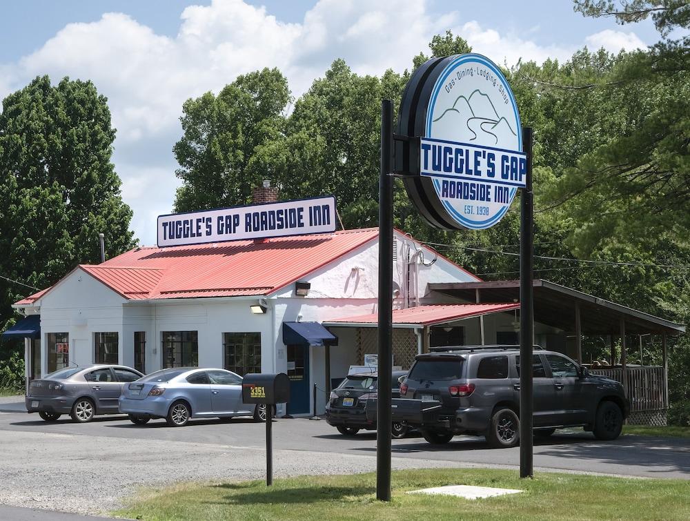 Tuggle's Gap Roadside Inn - Blue Ridge Parkway photo 11