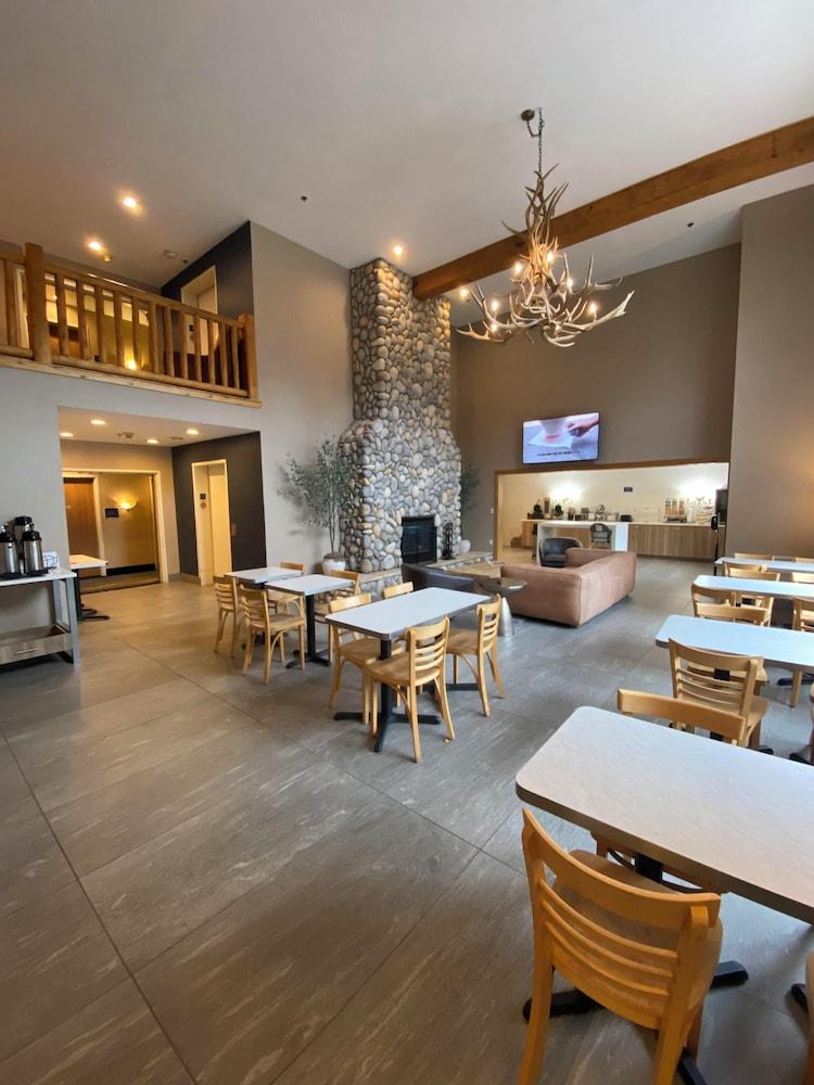 Beachfront Hotel photo 3