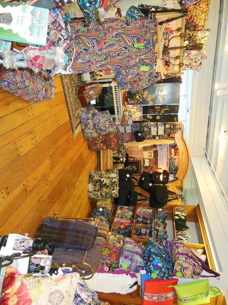 Greenbrier Inn photo 11