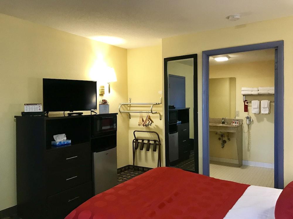 Days Inn by Wyndham Augusta / Fort Eisenhower photo 17