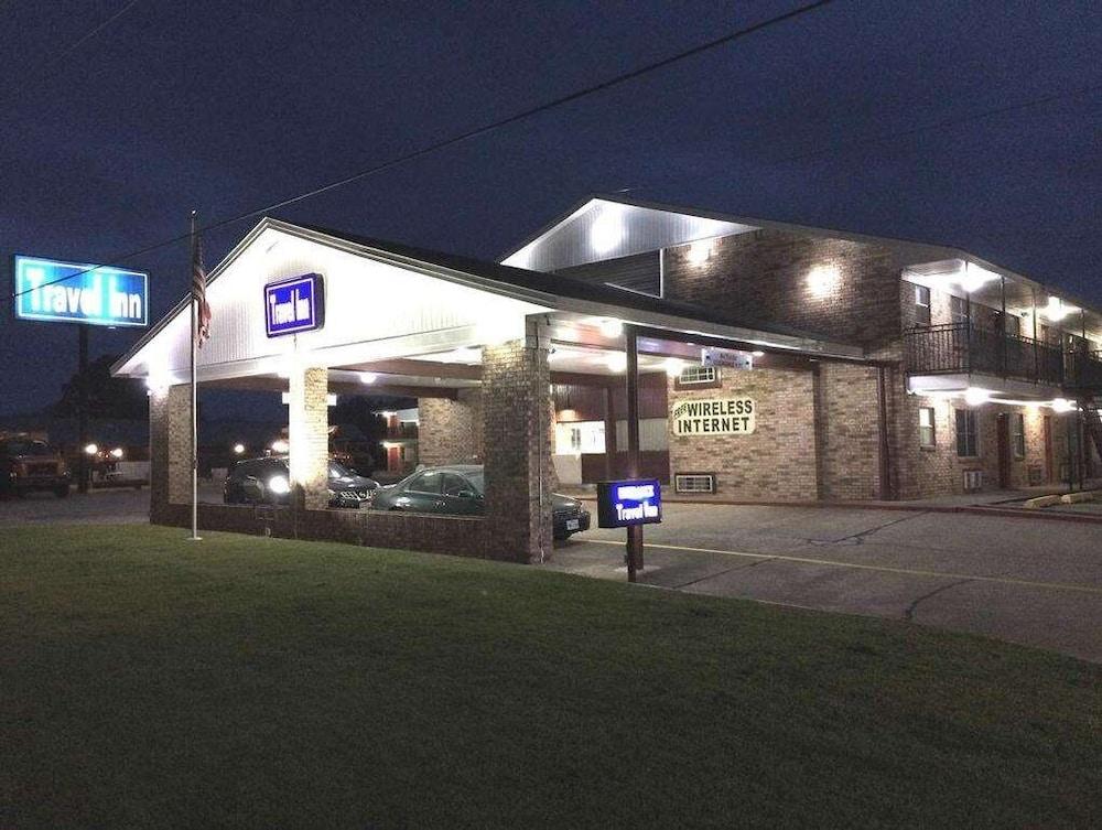 Travel Inn & Suites photo 1