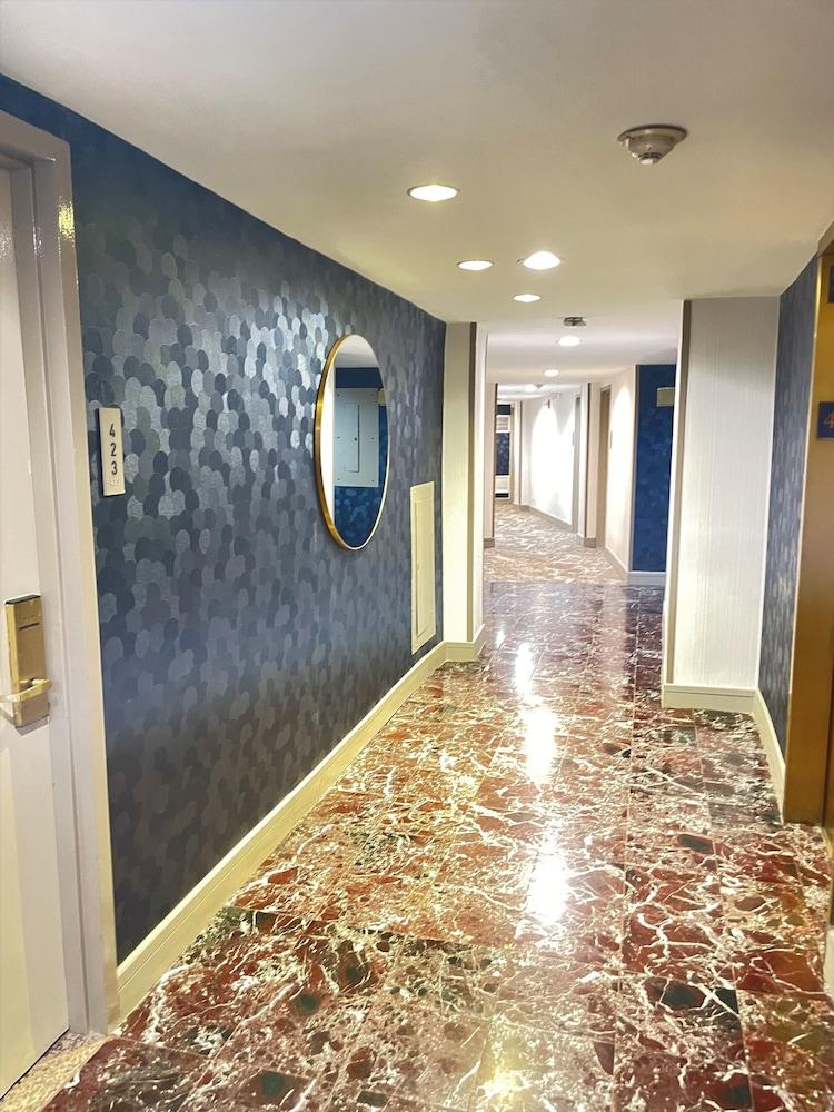Garden Inn & Suites photo 42