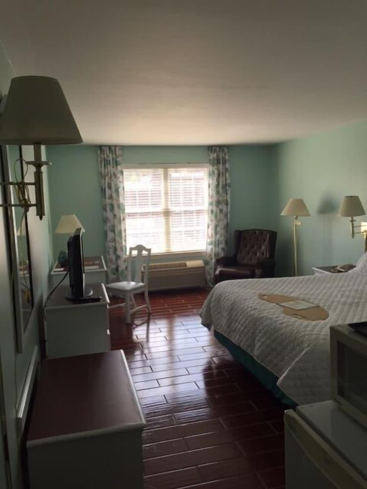 French Quarter Inn photo 5
