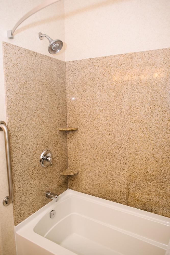 Holiday Inn Express Hotel & Suites Custer by IHG photo 50