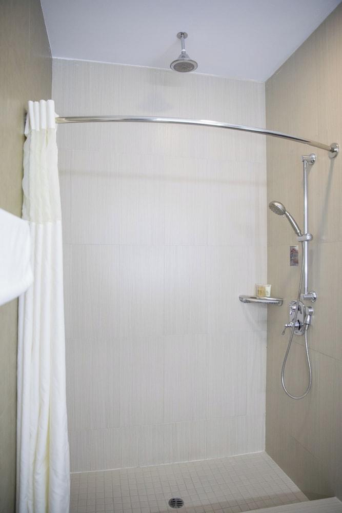 BLVD Hotel and Studios Universal-Hollywood, an Ascend Collection Hotel photo 74