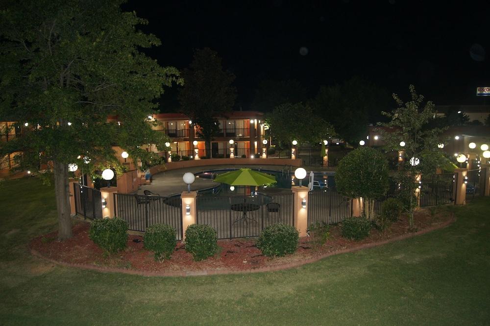 Royal Inn photo 62