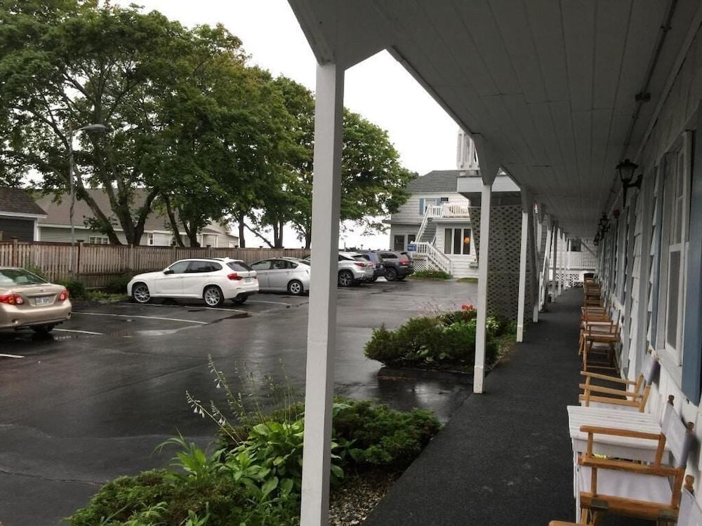Holiday House Inn photo 51