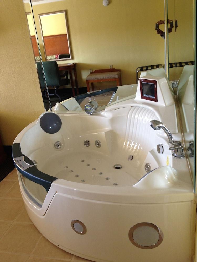 Americas Best Value Inn Conyer photo 35
