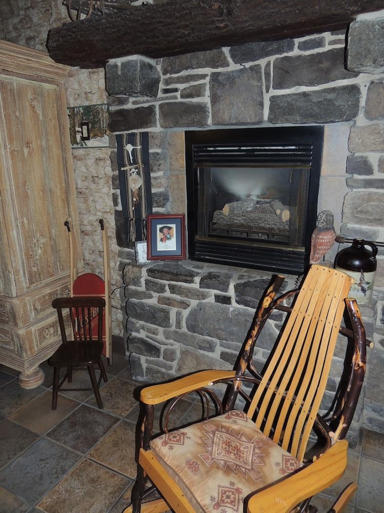 Historic Farnsworth House Inn photo 58