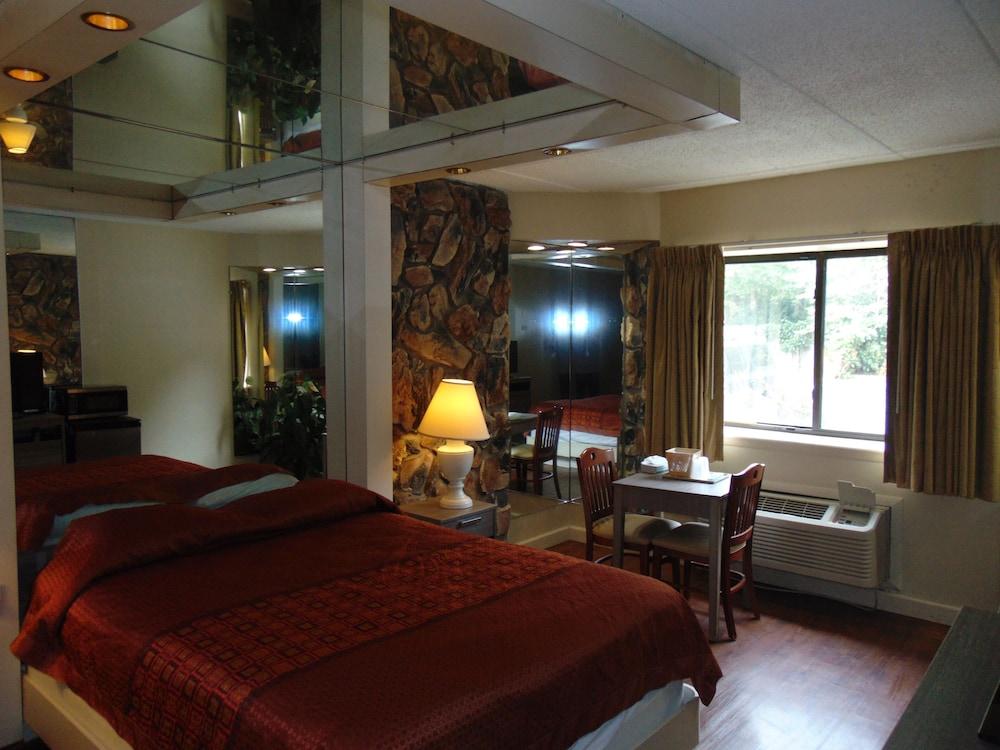 La Mirage Motor Inn photo 26