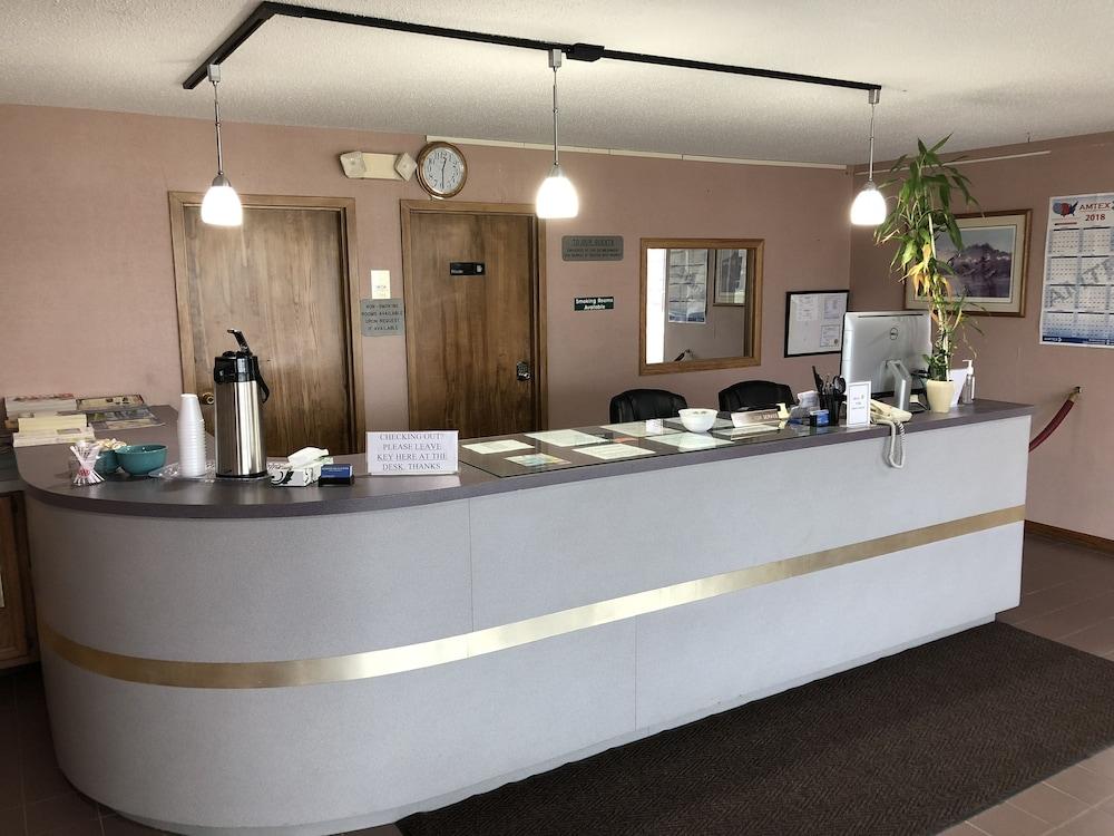 Denison Inn & Suites photo 3