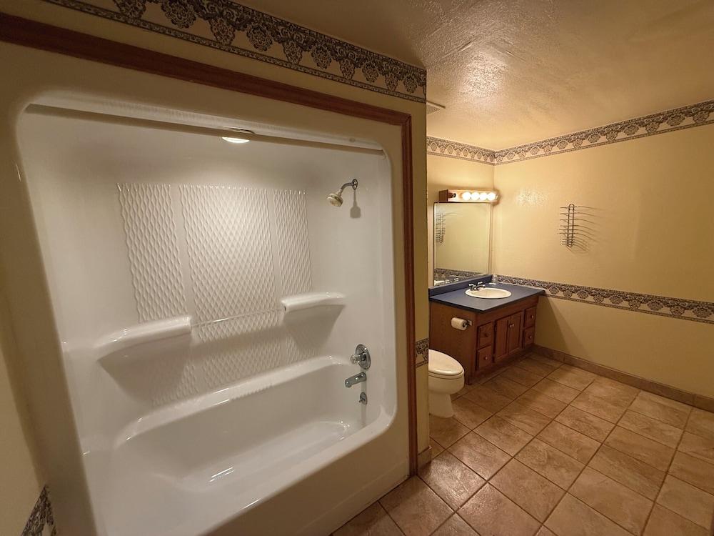 Angelina Motel photo 11