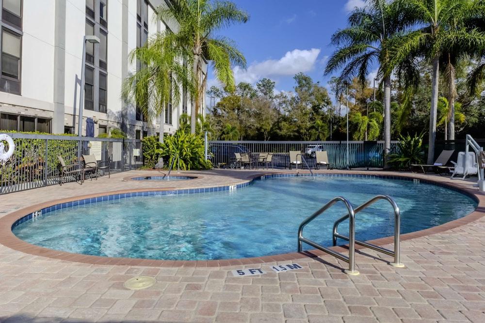 Hampton Inn Sarasota - I-75 Bee Ridge photo 22