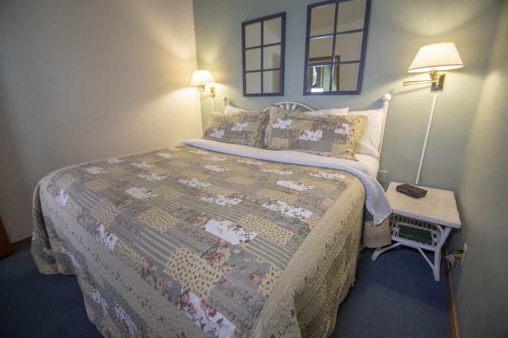Ridges Inn & Suites photo 67