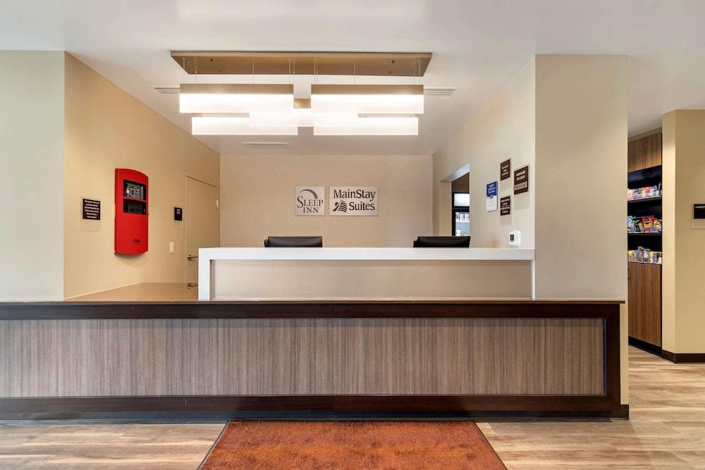 MainStay Suites Lancaster Dallas South photo 2