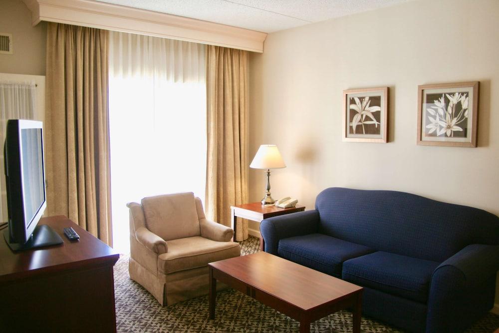 DoubleTree Suites by Hilton Hotel Mt. Laurel photo 23