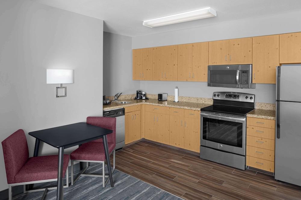 Hampton Inn & Suites Orem photo 18