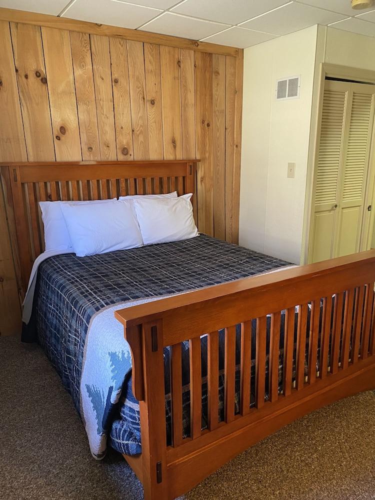 Foggy Mountain Lodge photo 51