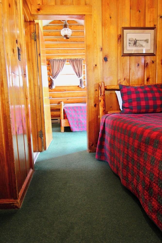 Chico Hot Springs Resort & Day Spa photo 80