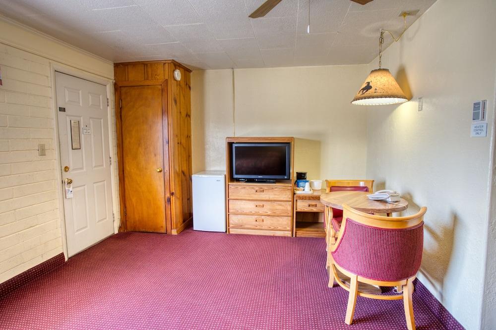 Kiva Motel photo 16