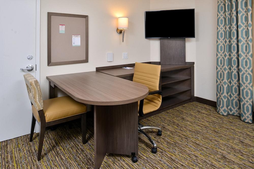 Candlewood Suites Lodi by IHG photo 33