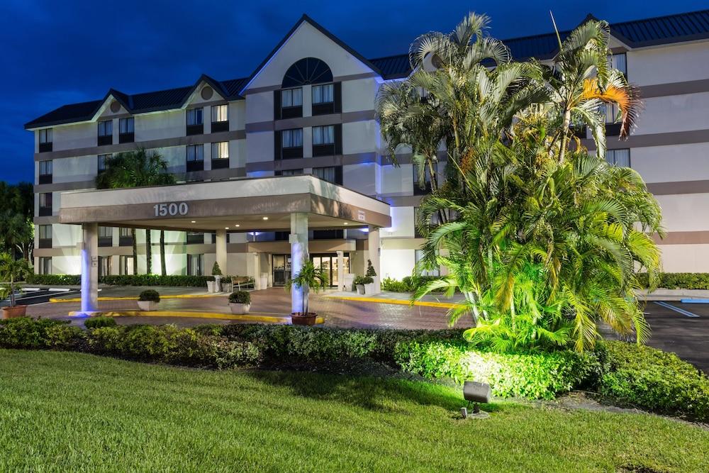 Holiday Inn Express & Suites Ft. Lauderdale N - Exec Airport by IHG photo 58