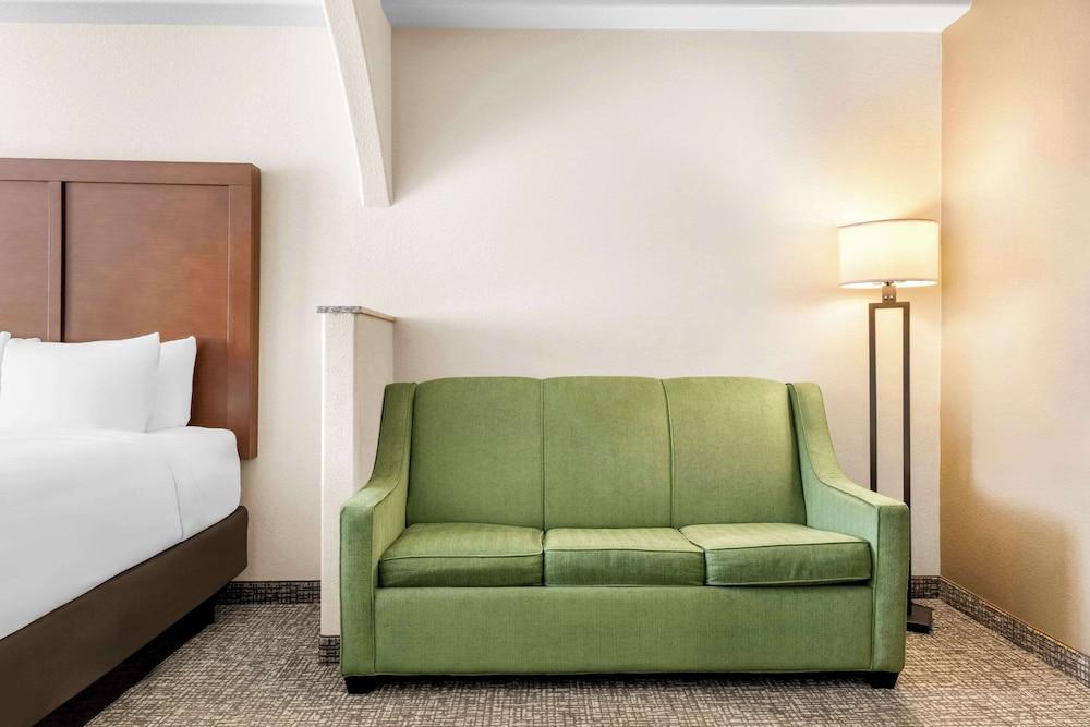 Comfort Inn & Suites Riverton photo 30