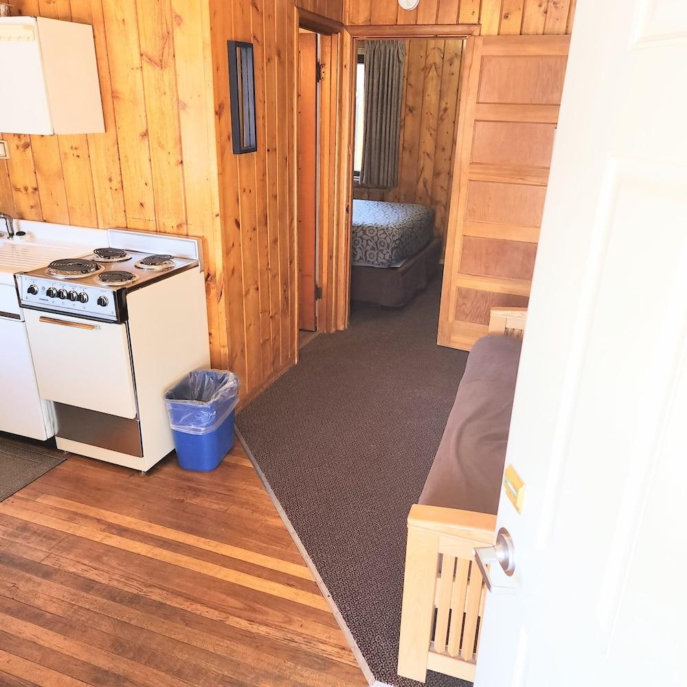 Canyon Motel photo 46