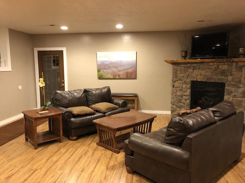 Red Ledges Inn photo 57