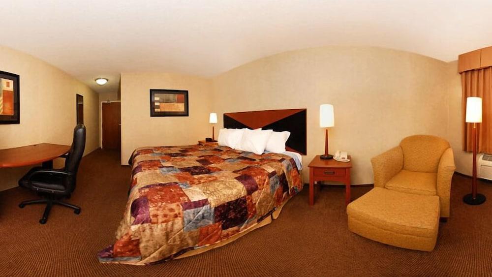 Sleep Inn & Suites Ronks - Lancaster Area photo 16