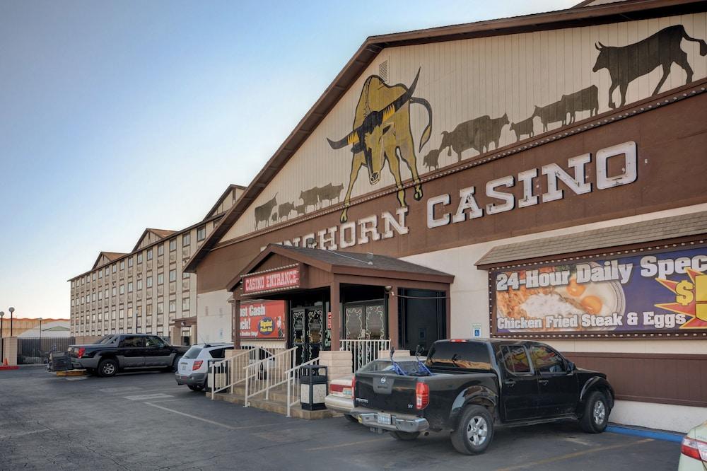 Longhorn Casino & Hotel photo 17