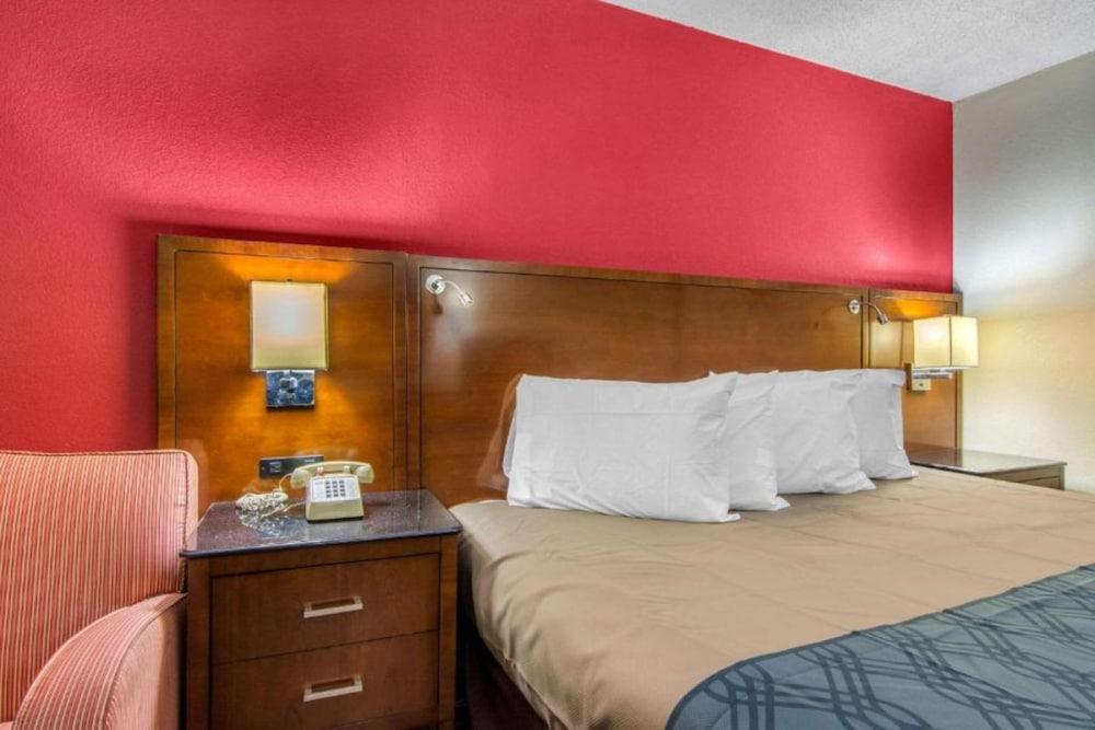 Travelodge by Wyndham Forsyth photo 9