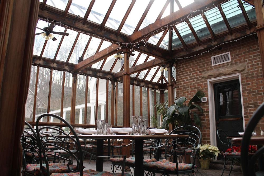 The Buxton Inn photo 79