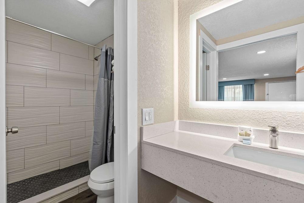 Super 8 by Wyndham Kissimmee/Orlando photo 30