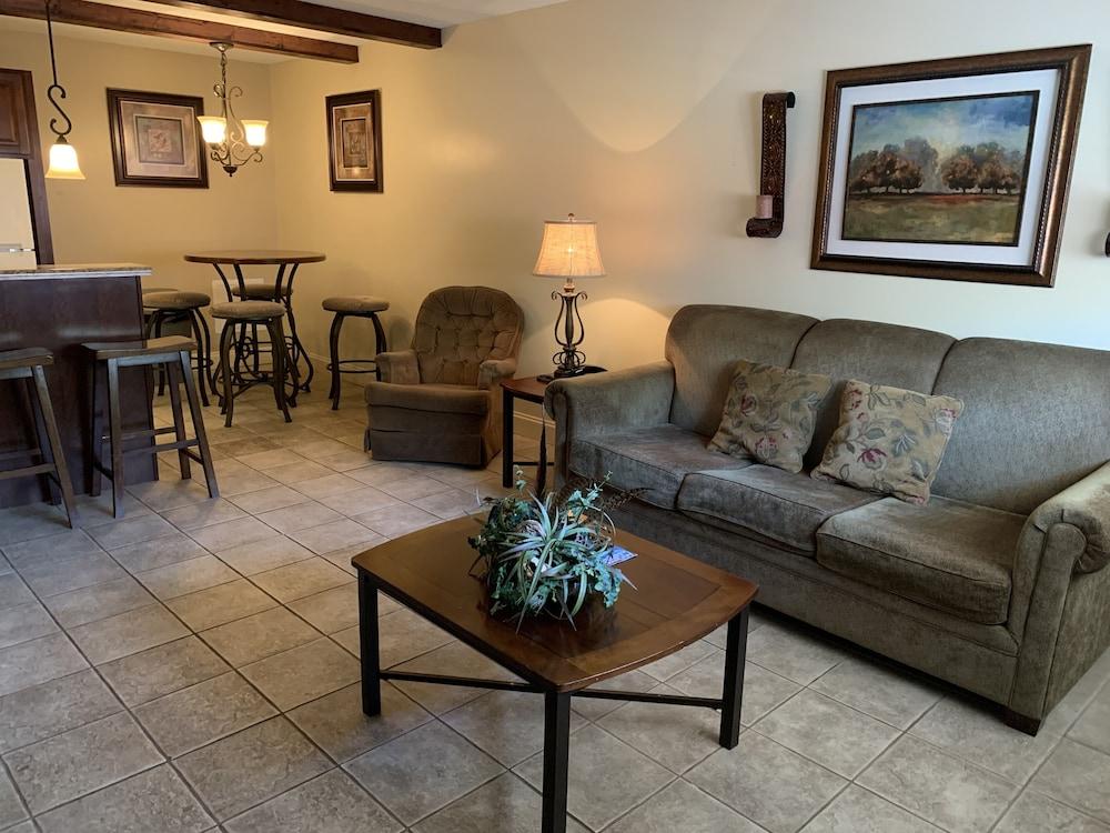 Oak Square Rentals photo 47