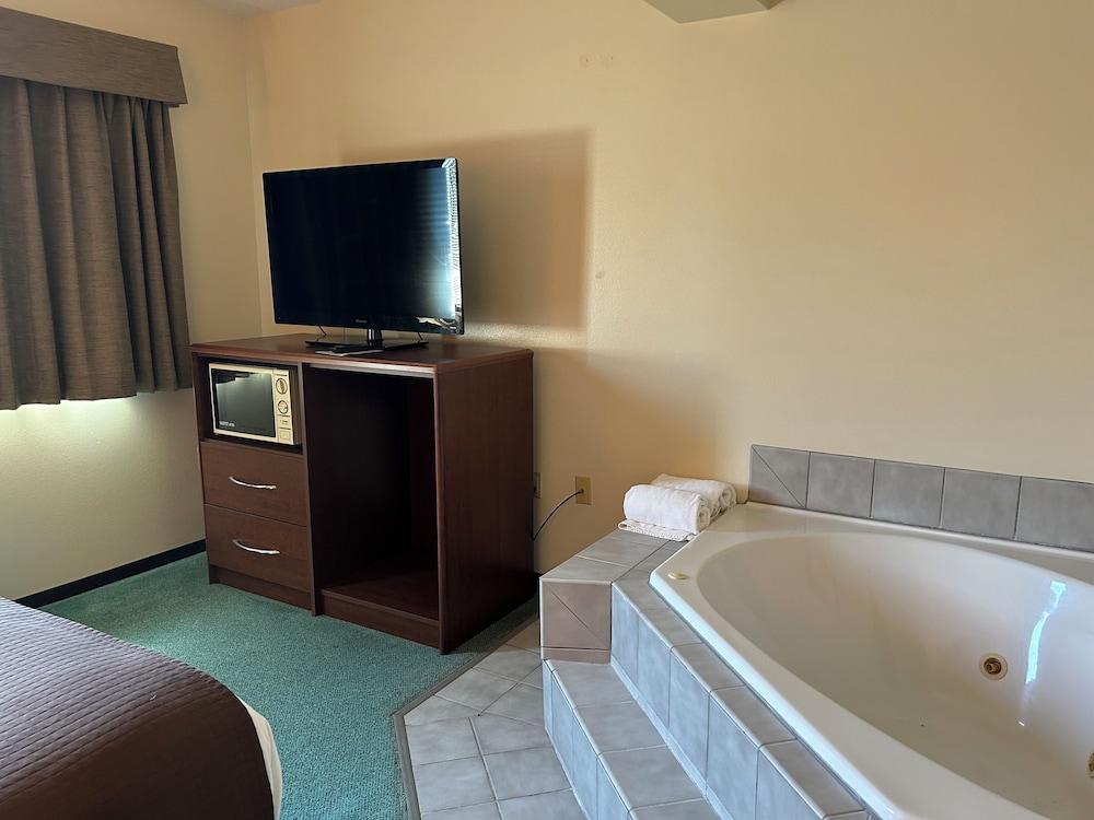 Northwoods Inn & Suites Blackduck photo 19