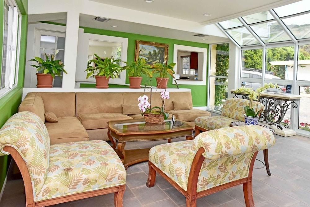 Malibu Country Inn photo 28