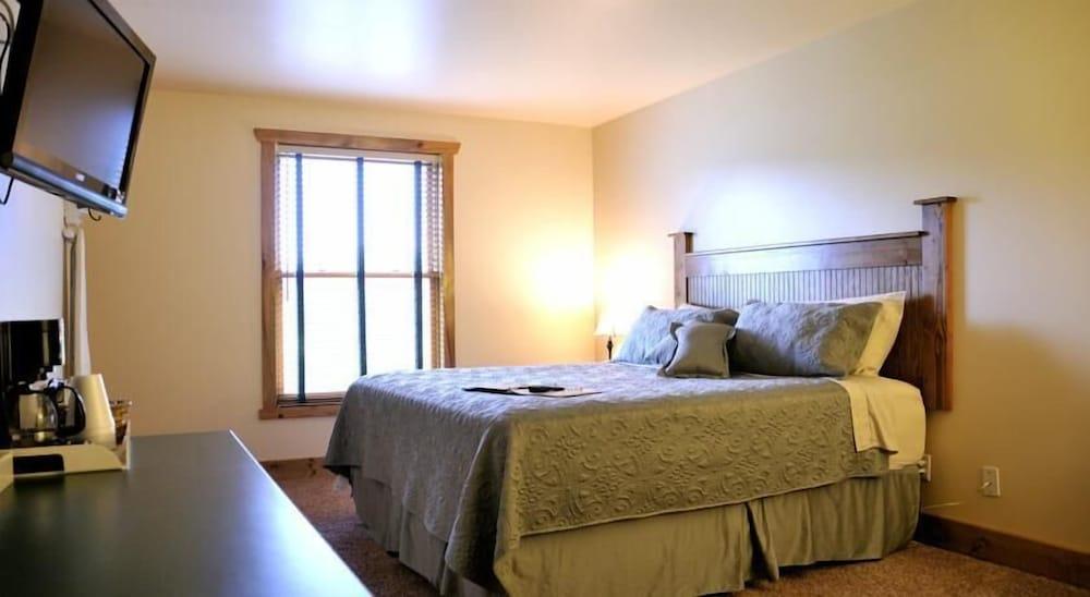 Elkhorn Mountain Inn photo 12