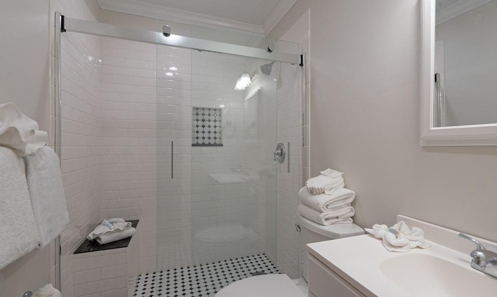 Montauk Oceanside Suites photo 12