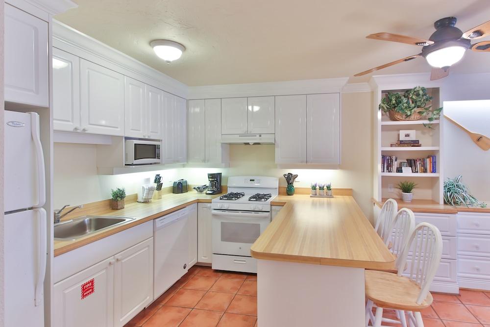 Tortuga Inn Beach Resort photo 10