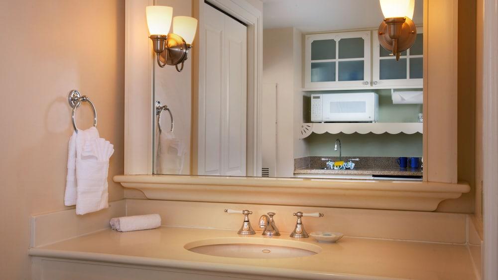 Disney's Beach Club Villas photo 20