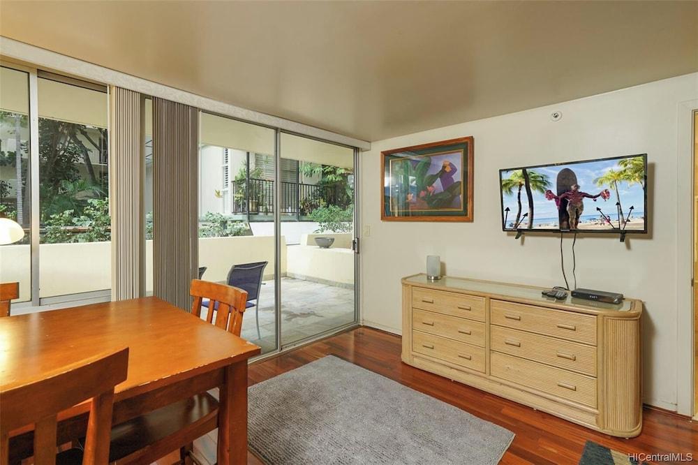 Diamond Head Beach Hotel photo 61