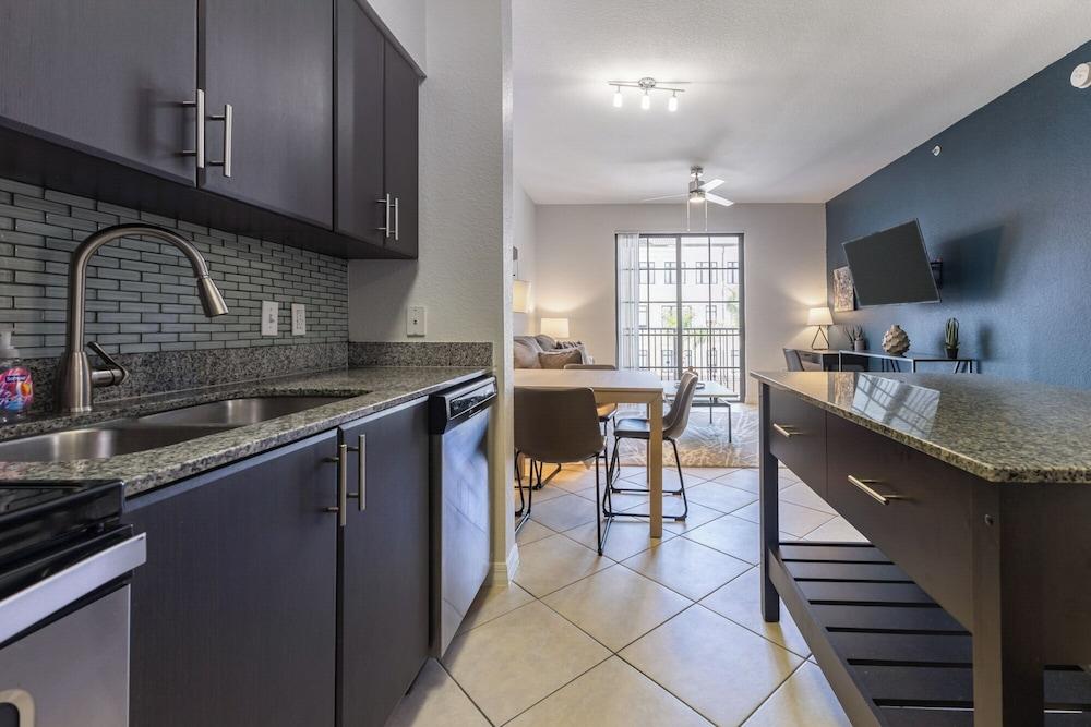 Miramar Apartments By Landing photo 13