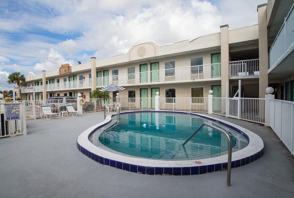Budget Inn Cocoa photo 14