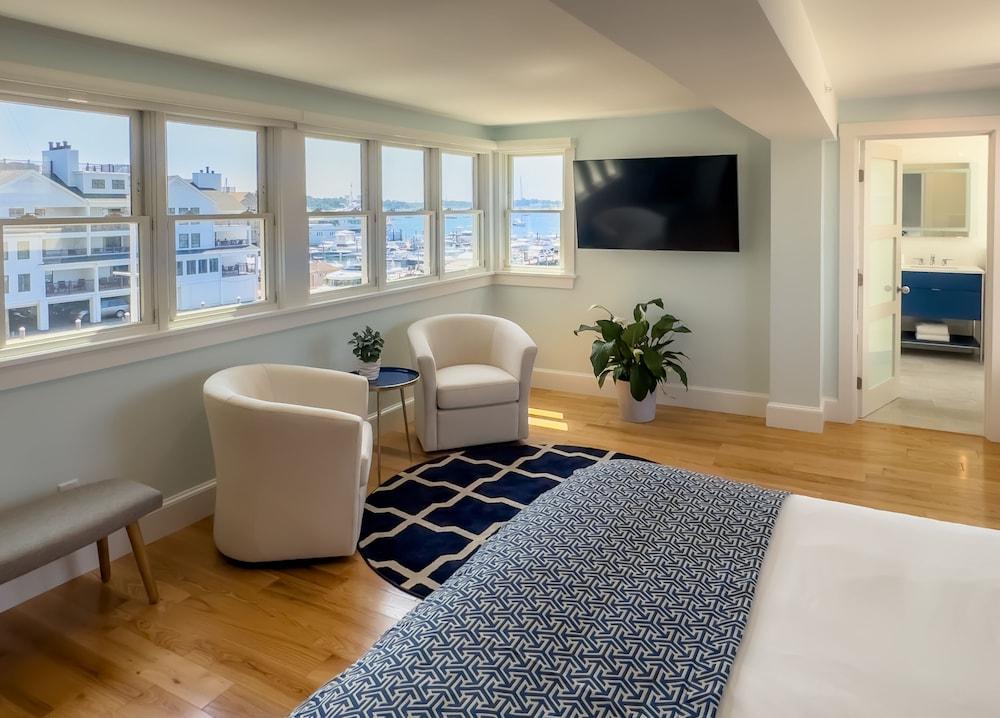 Harborside Inn photo 11
