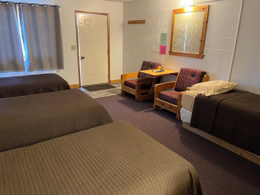 Lakeroad Lodge Motel & Charters photo 4