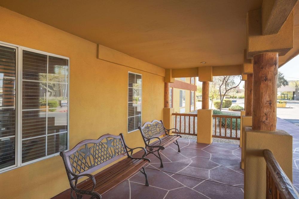 Garner Hotel Phoenix Northwest – Surprise by IHG photo 21