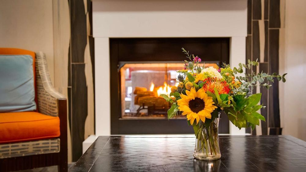 Best Western Plus River Escape Inn & Suites photo 3