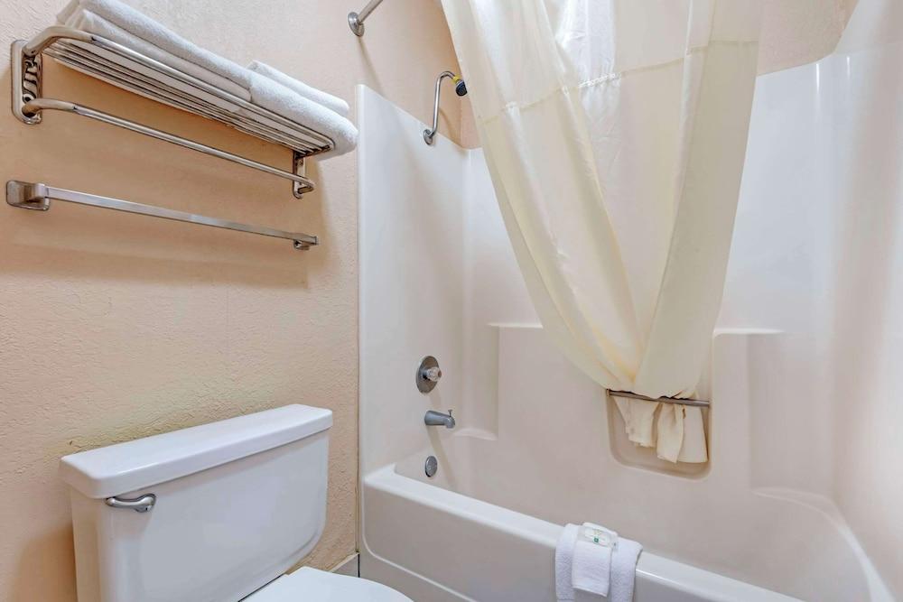 Quality Inn Amarillo West near Medical Center photo 33
