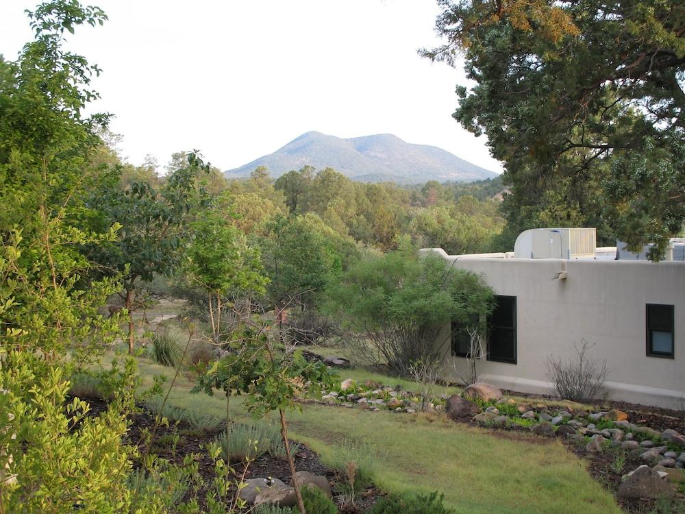 Bear Mountain Lodge photo 79